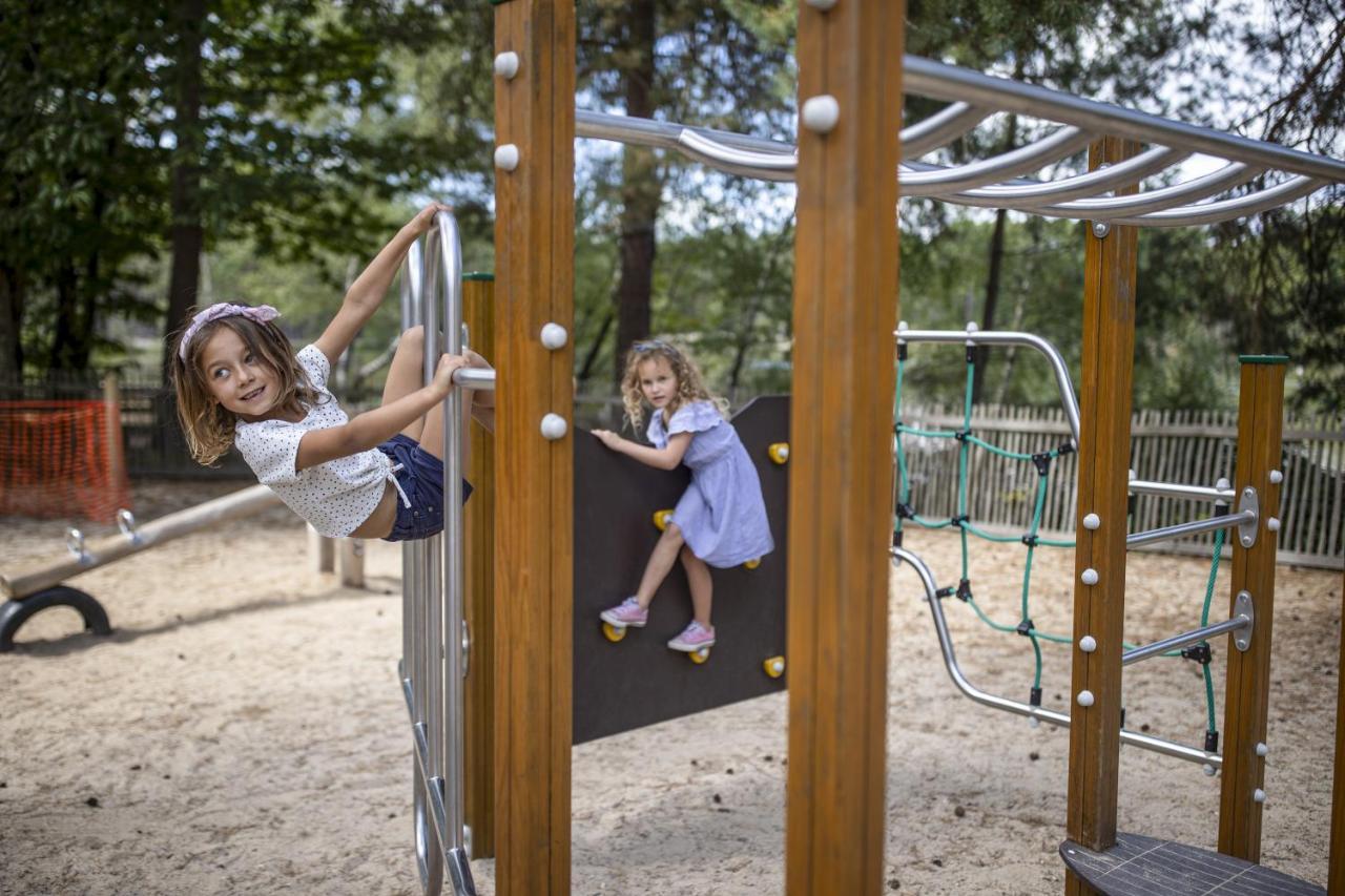 Center Parcs Les Hauts De Bruyeres Шомон-сюр-Тарон Экстерьер фото