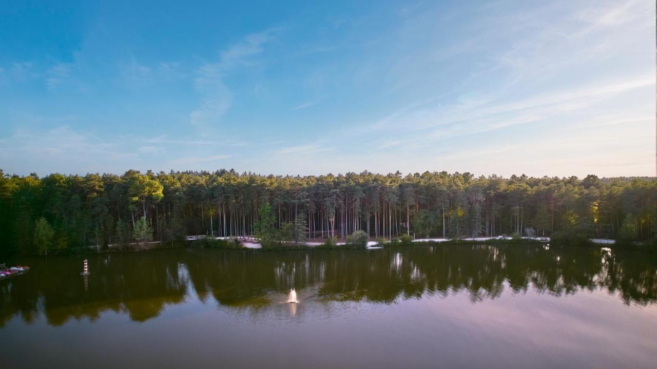 Center Parcs Les Hauts De Bruyeres Шомон-сюр-Тарон Экстерьер фото