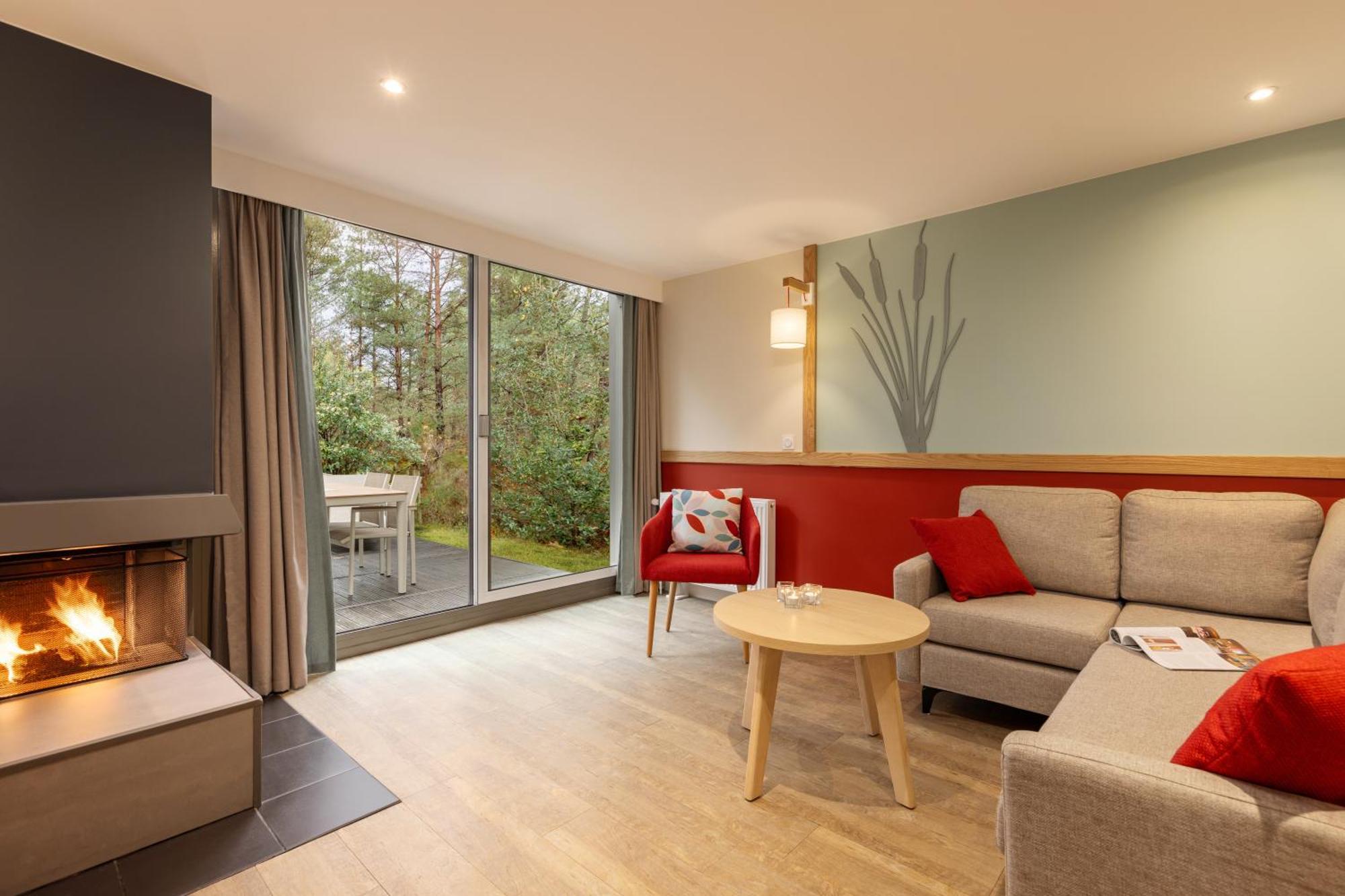 Center Parcs Les Hauts De Bruyeres Шомон-сюр-Тарон Экстерьер фото