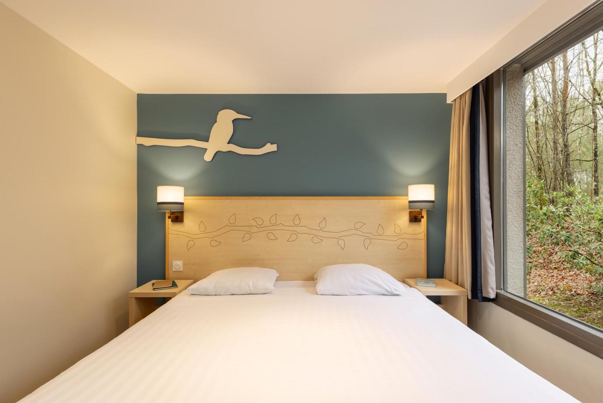 Center Parcs Les Hauts De Bruyeres Шомон-сюр-Тарон Экстерьер фото